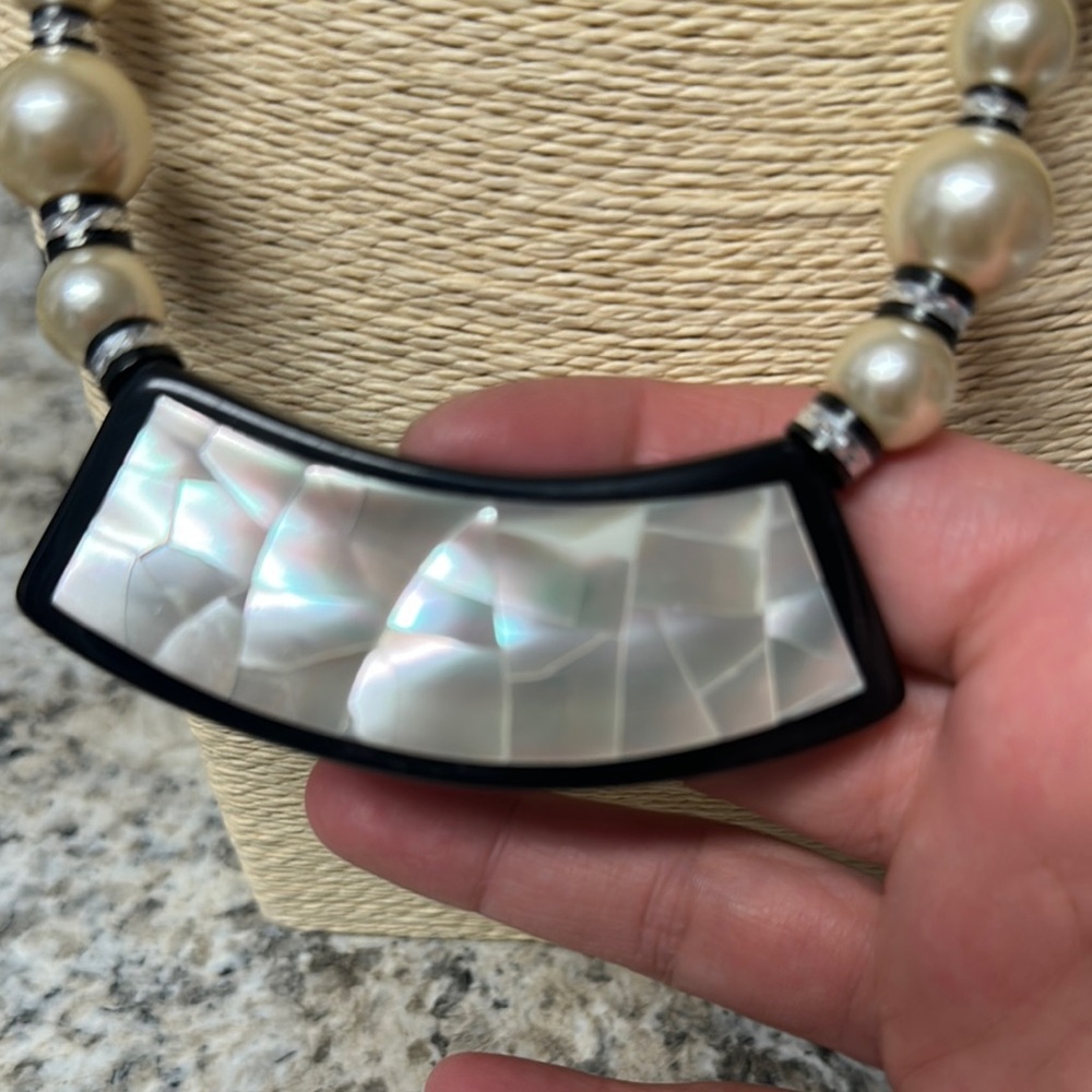 Elegant Abalone and Silver Tone Lee Sands (suspected-not marked) Necklace - Picture 2 of 4